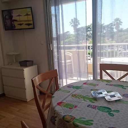 Port De Hyeres Studio 2 A 4 Personnes Avec Parking Экстерьер фото